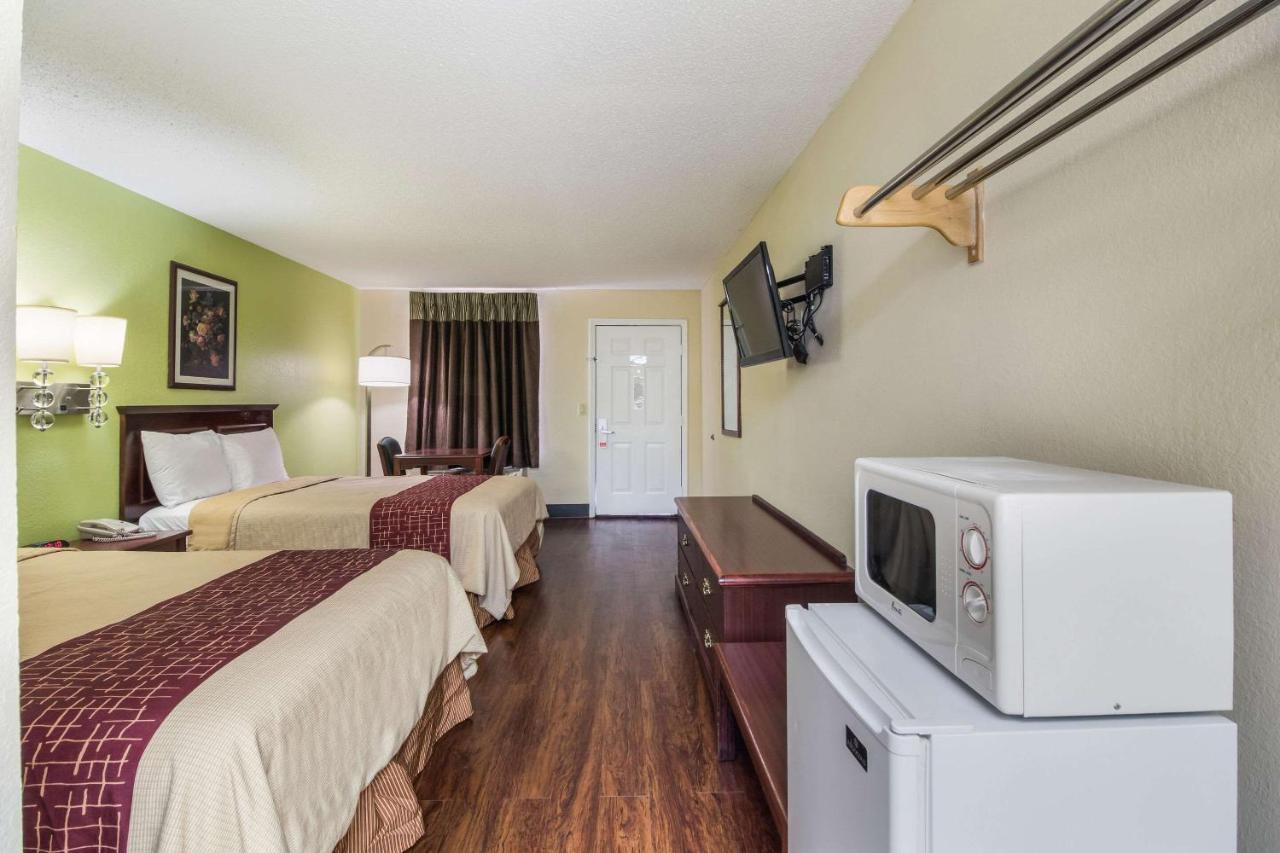 Rodeway Inn Bolivar Buitenkant foto